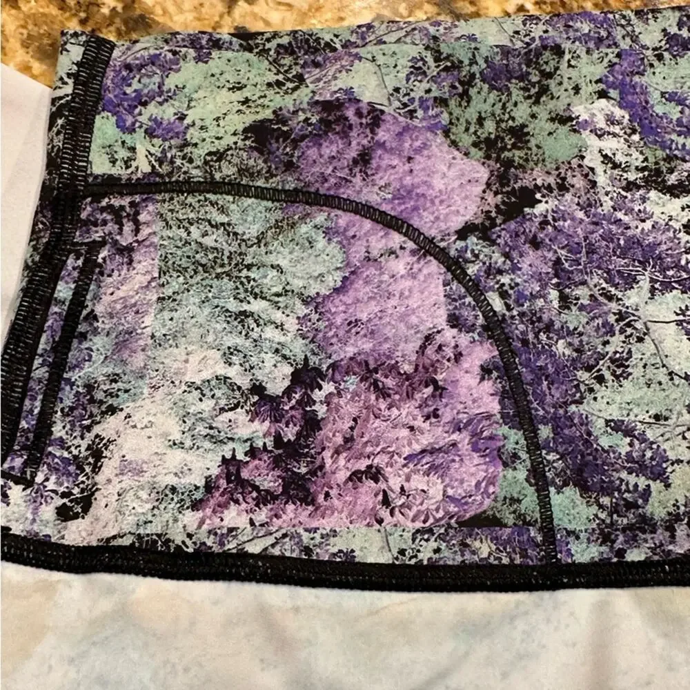 Lululemon Womens Size 6 Purple and Green Leggings with Black Ankle Trim